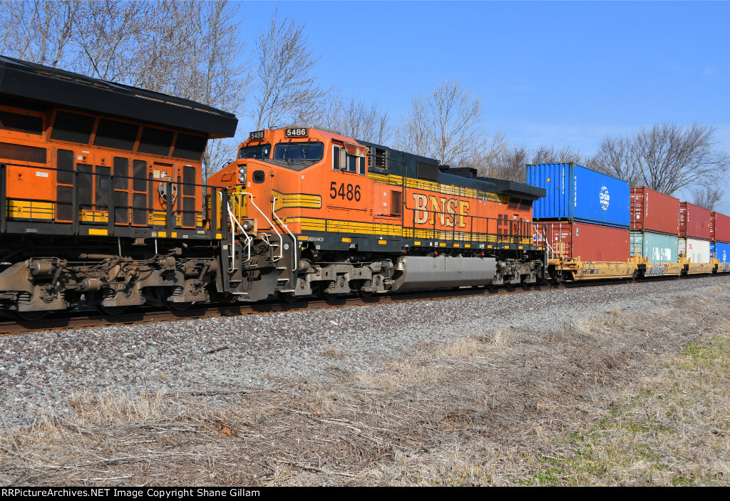 BNSF 5486 Roster shot.